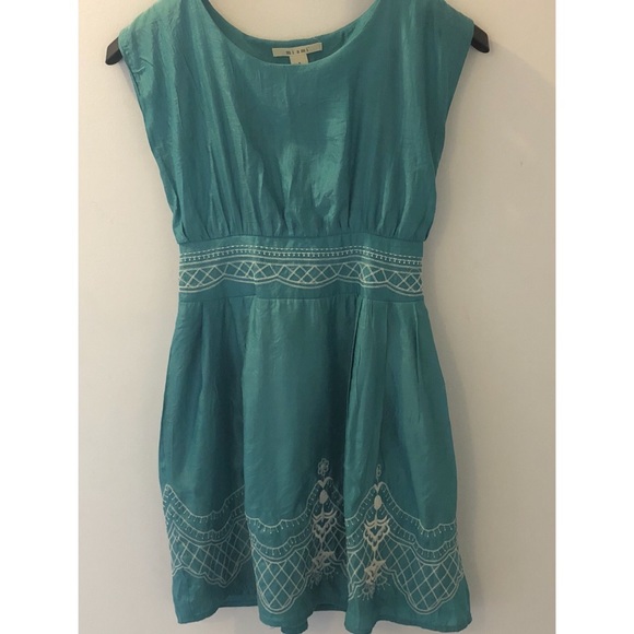 Dresses & Skirts - BOGO Sale 🎊 Miami Embroidered Dress